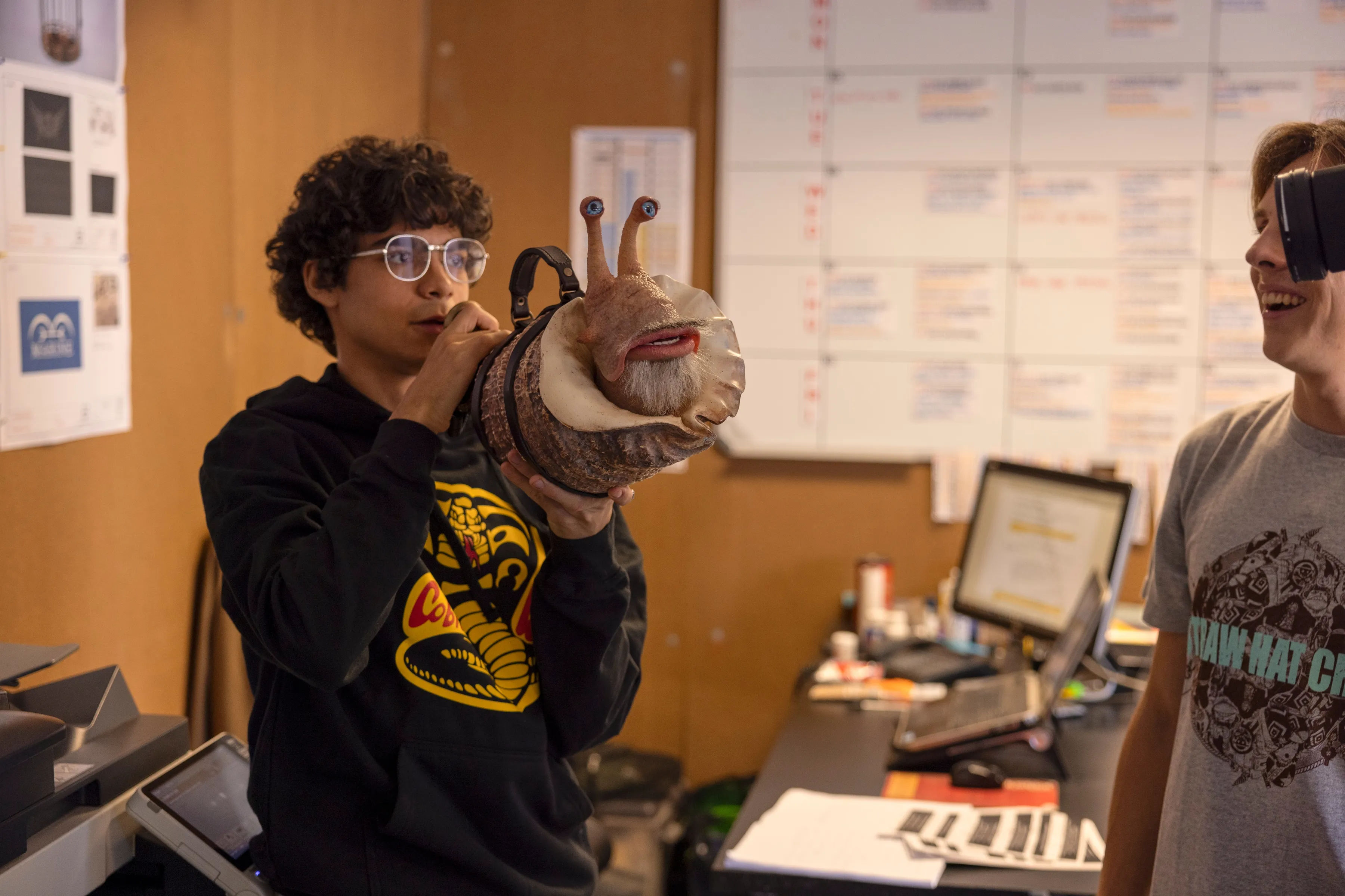 オフショット / 電伝虫とイニャキ・ゴドイ（ルフィ）