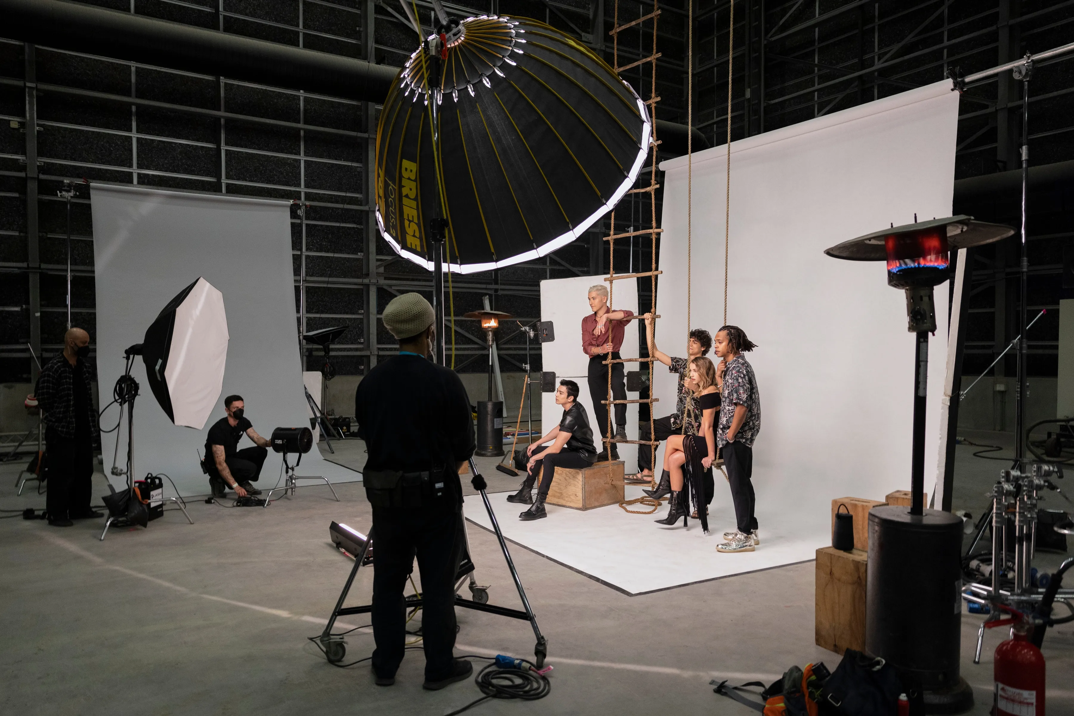 オフショット / マーケティング撮影にのぞむ麦わらの一味