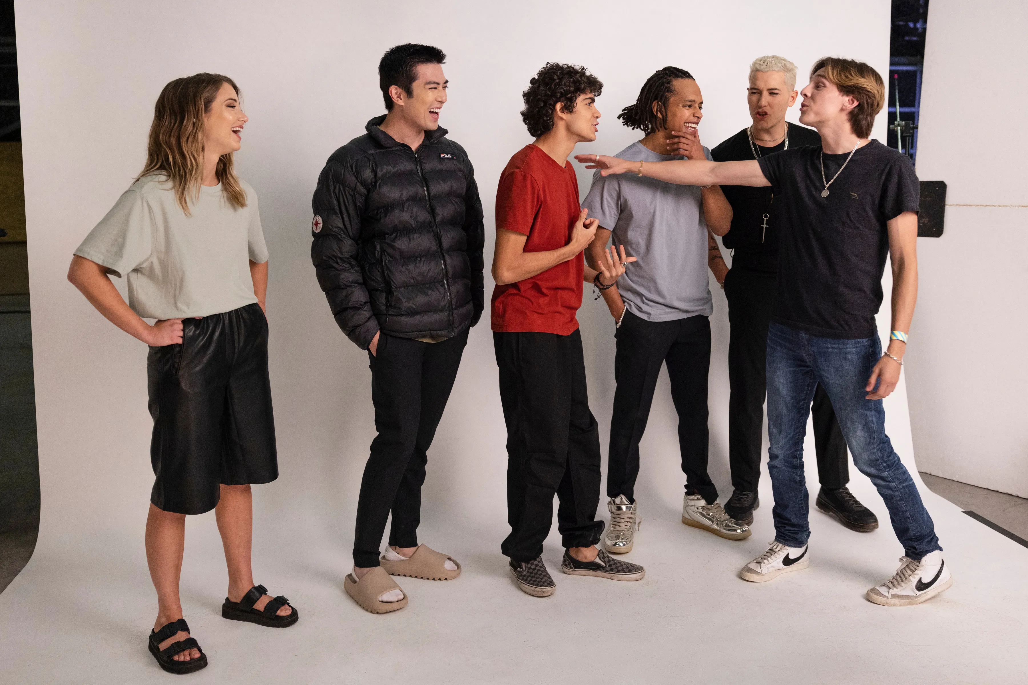 オフショット / マーケティング撮影にのぞむ麦わらの一味