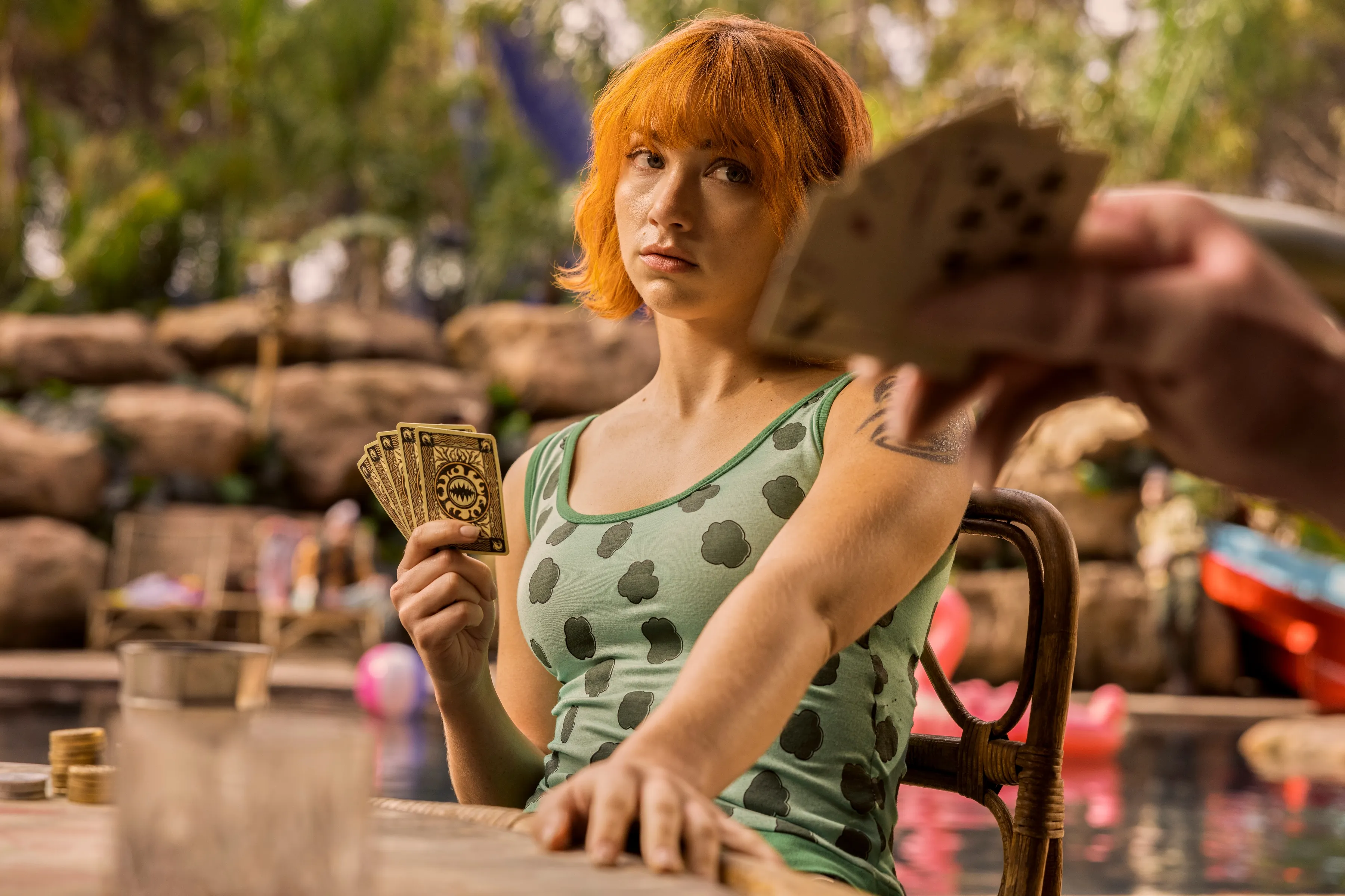 カードを手に思うは...