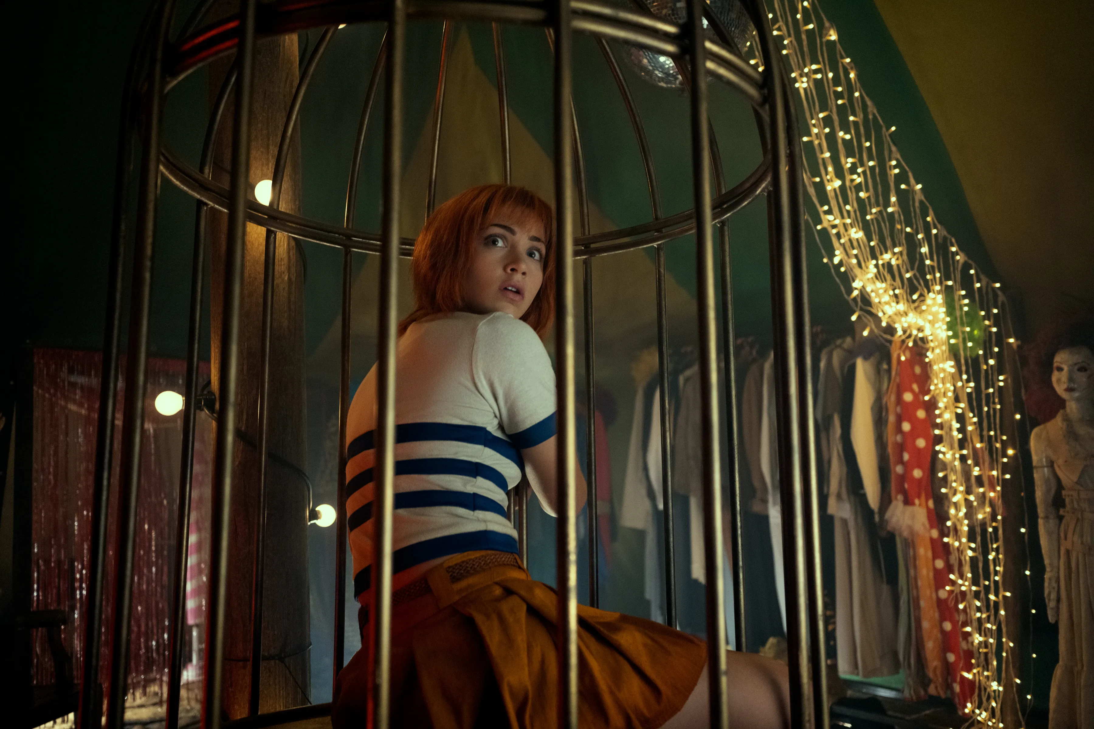 監禁されるナミ