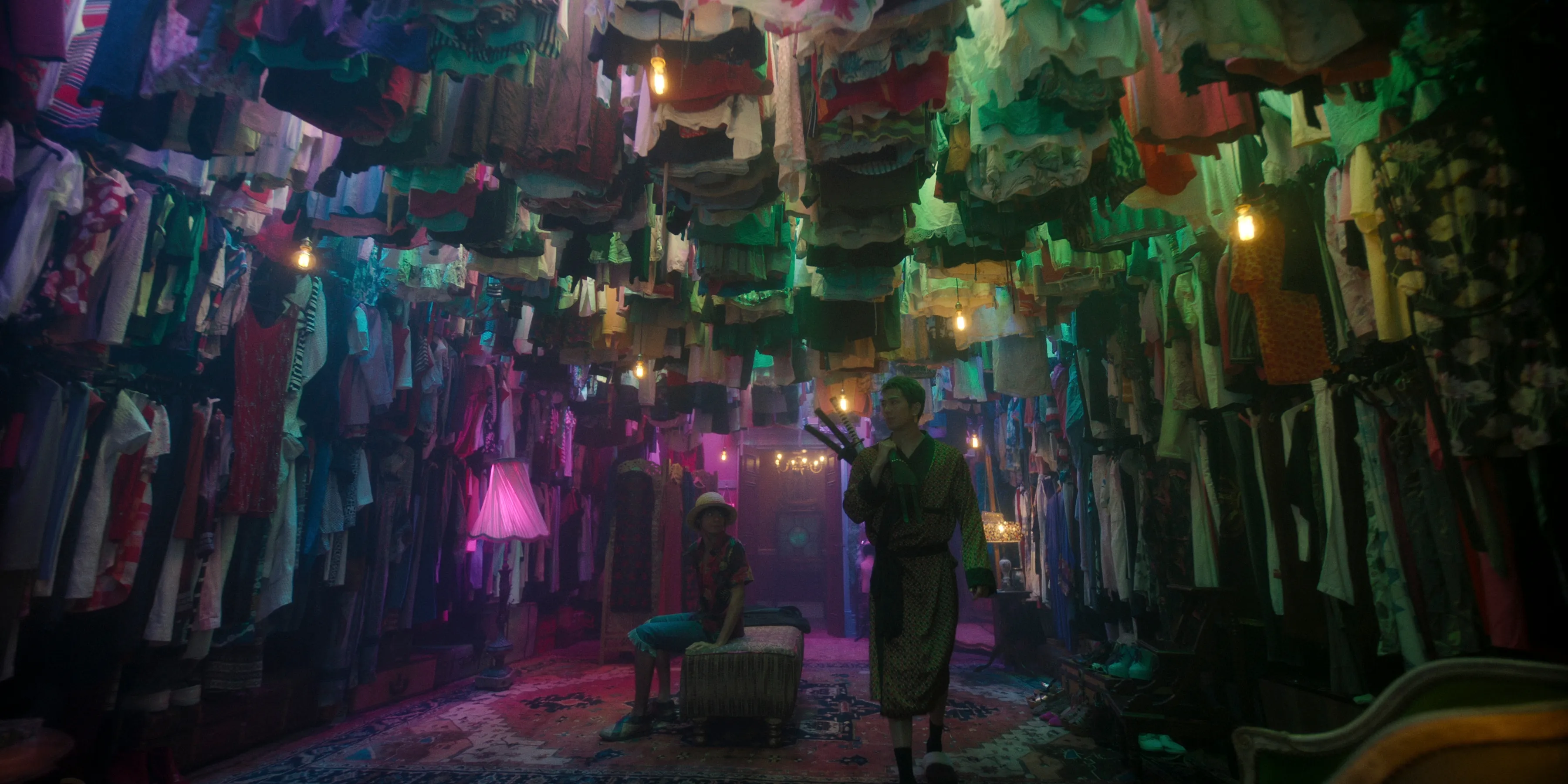 衣装の数は富の証