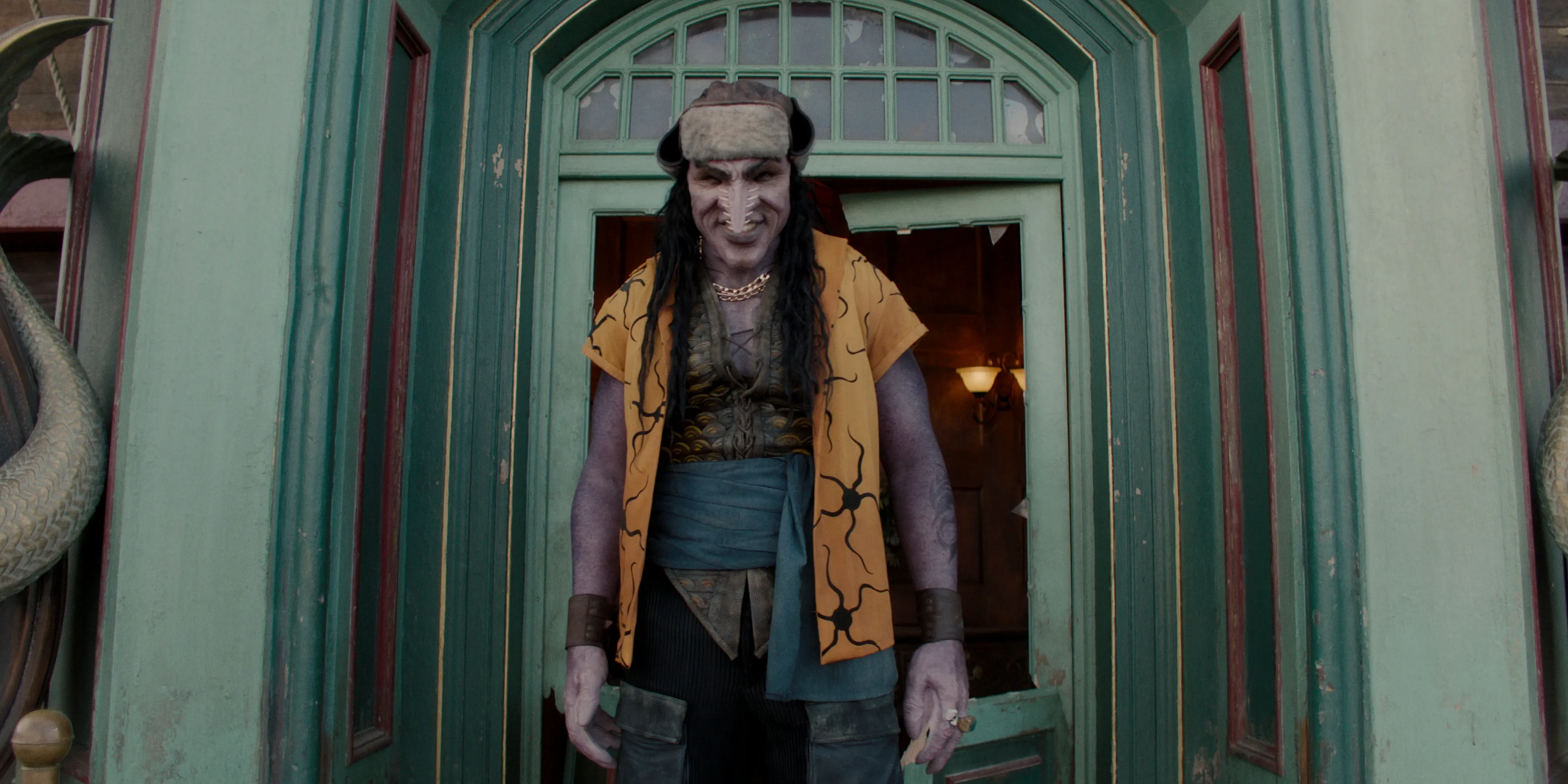 アーロン、ついに牙を剥く